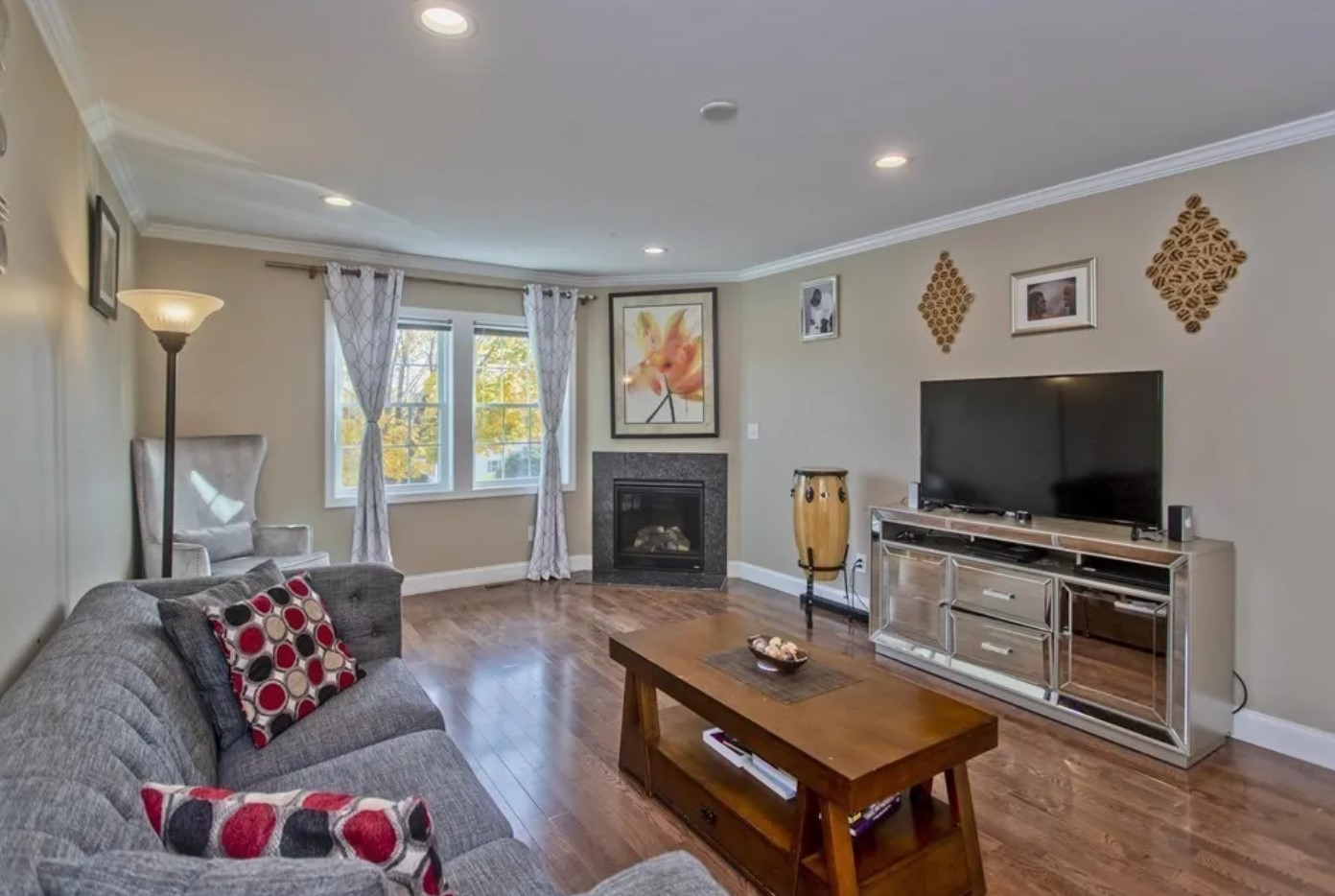 1 Bedroom 1 Private  Bathroom -Shared Space